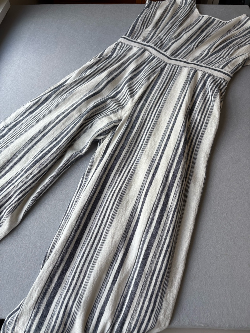 Gibson Latimer Striped Sleeveless Wide-Leg Linen Jumpsuit in Cream and Navy Sz L